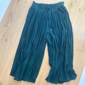 Wishlist Apparel pleated wide leg palazzo pants M/L